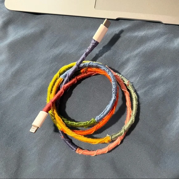 STYLED CUSTOMIZABLE IPHONE CHARGER (HAND WRAPPED)